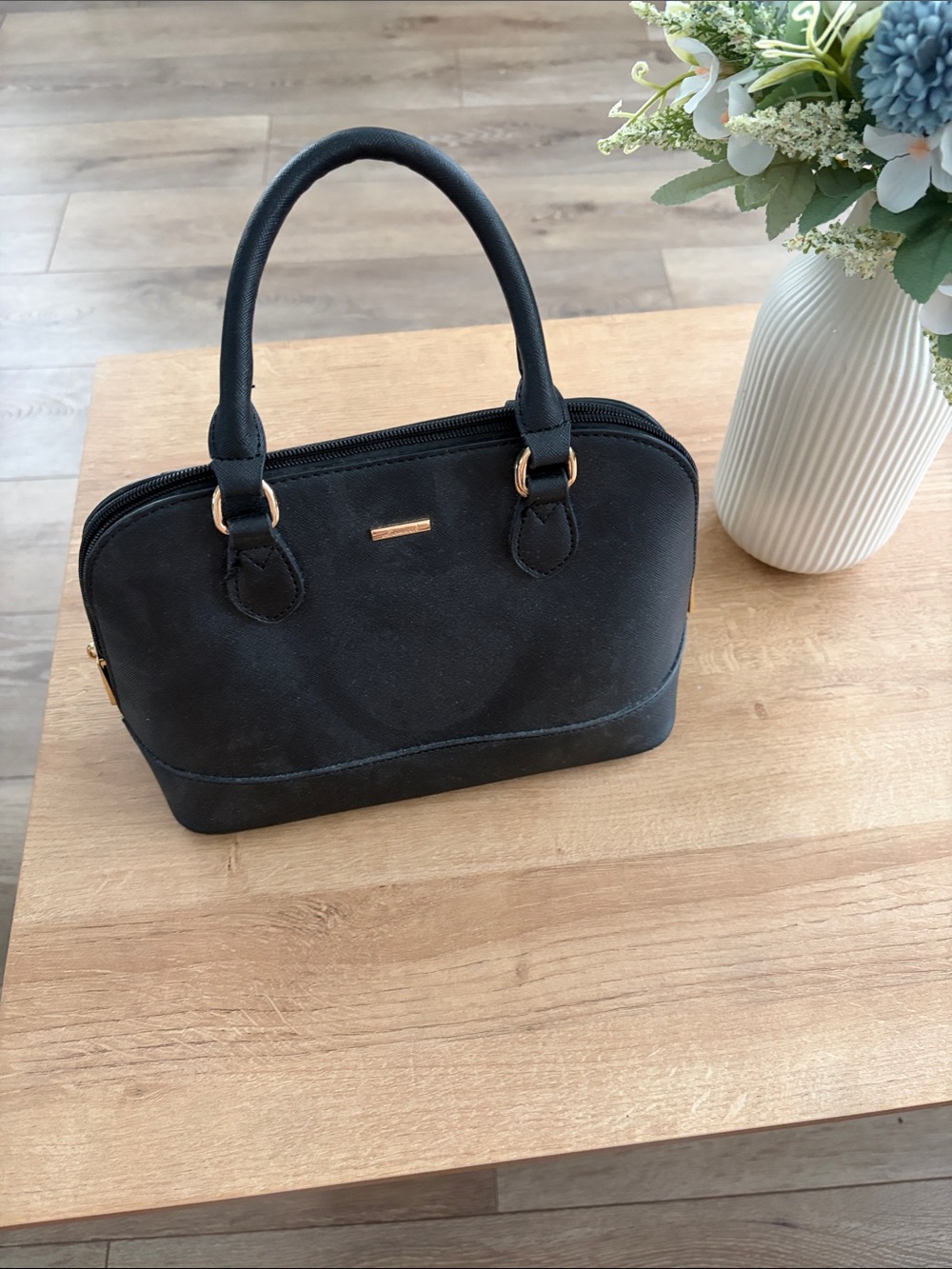 Lovevook Black Structured Dome Satchel Handbag